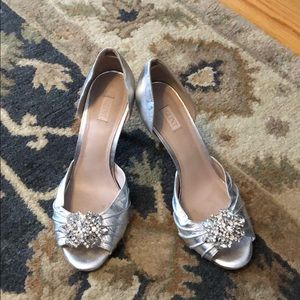 Silver heel